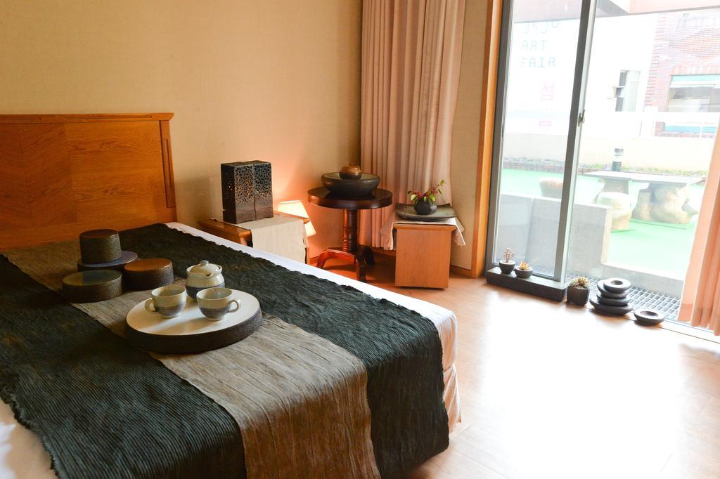 Daedong Hotel Τζέτζου Δωμάτιο φωτογραφία