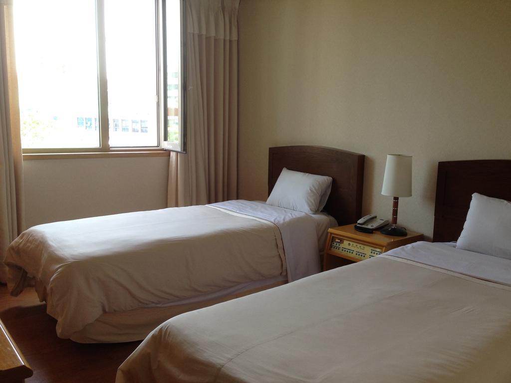 Daedong Hotel Τζέτζου Δωμάτιο φωτογραφία